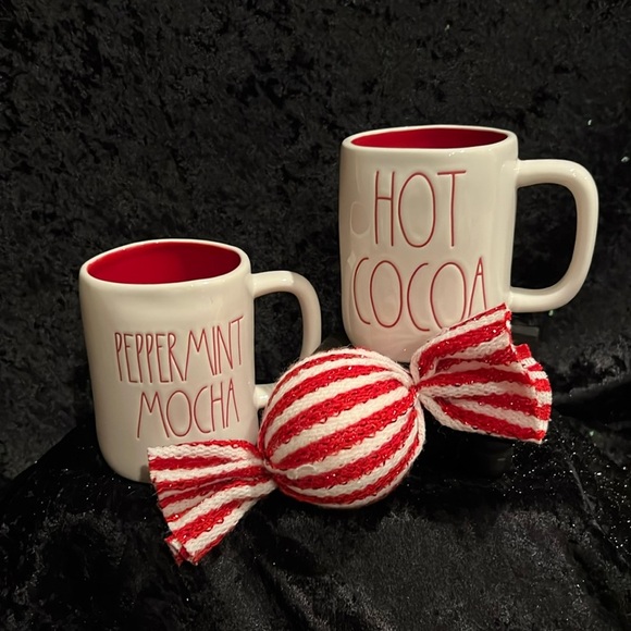 ⭐️BOGO FREE⭐️ NWOT Rae Dunn Holiday Mugs - Picture 2 of 4
